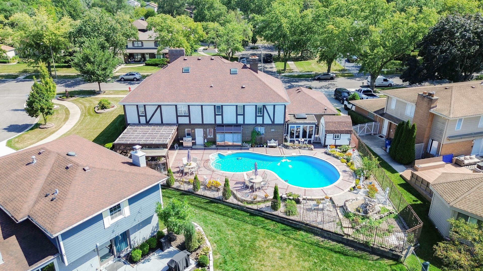 818 Brentwood Drive, Bensenville, IL 60106