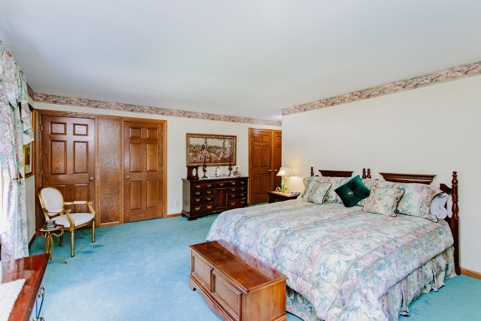 818 Brentwood Drive, Bensenville, IL 60106