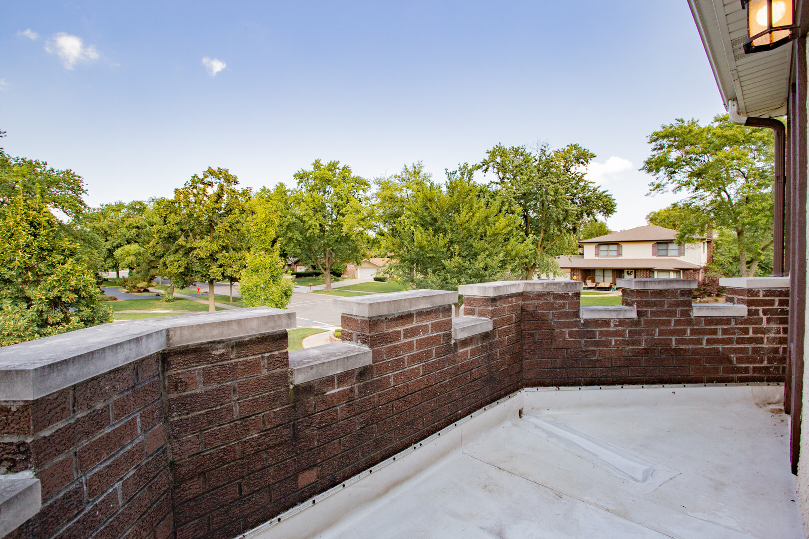 818 Brentwood Drive, Bensenville, IL 60106