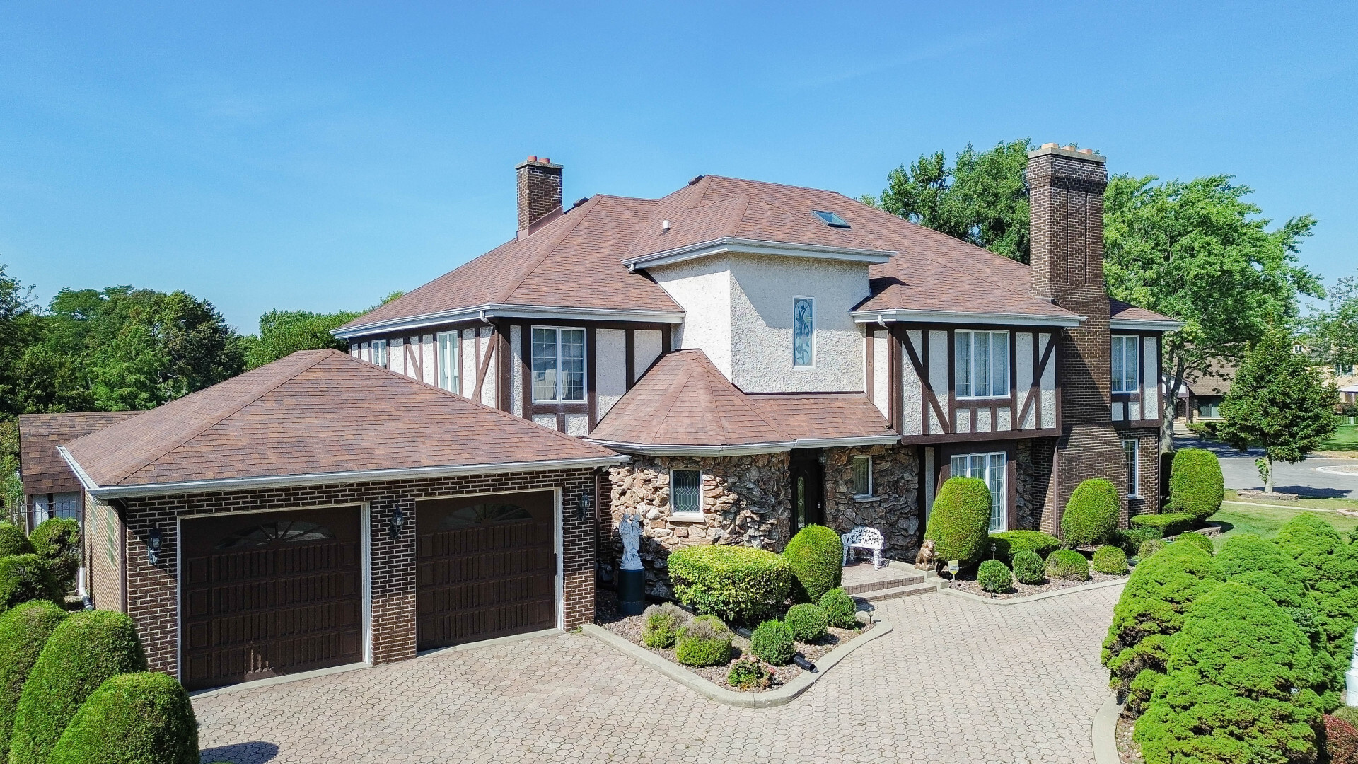 818 Brentwood Drive, Bensenville, IL 60106