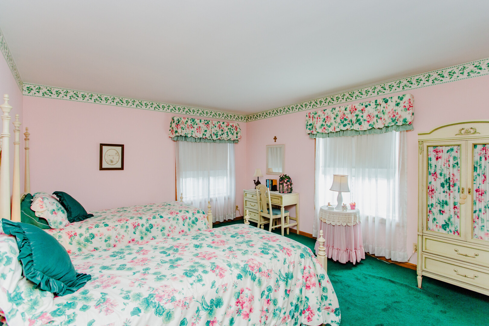 818 Brentwood Drive, Bensenville, IL 60106