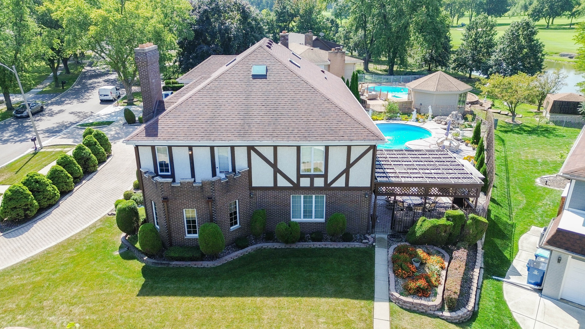 818 Brentwood Drive, Bensenville, IL 60106