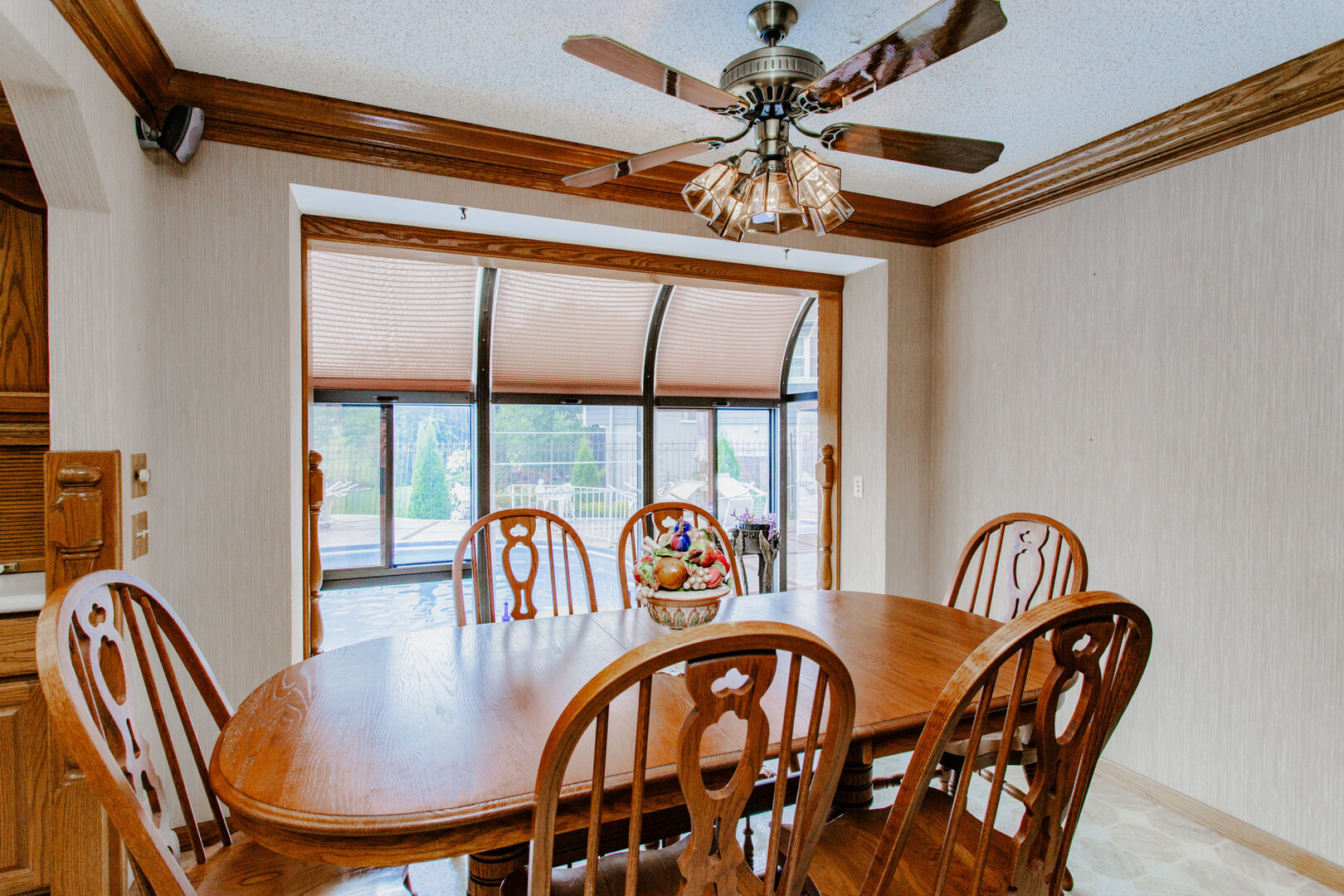 818 Brentwood Drive, Bensenville, IL 60106