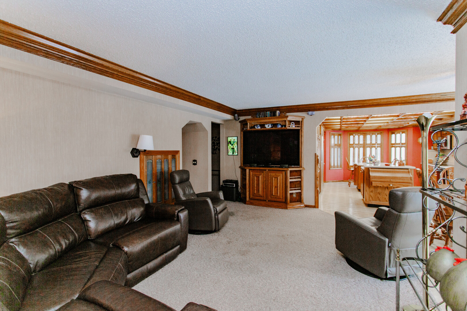 818 Brentwood Drive, Bensenville, IL 60106