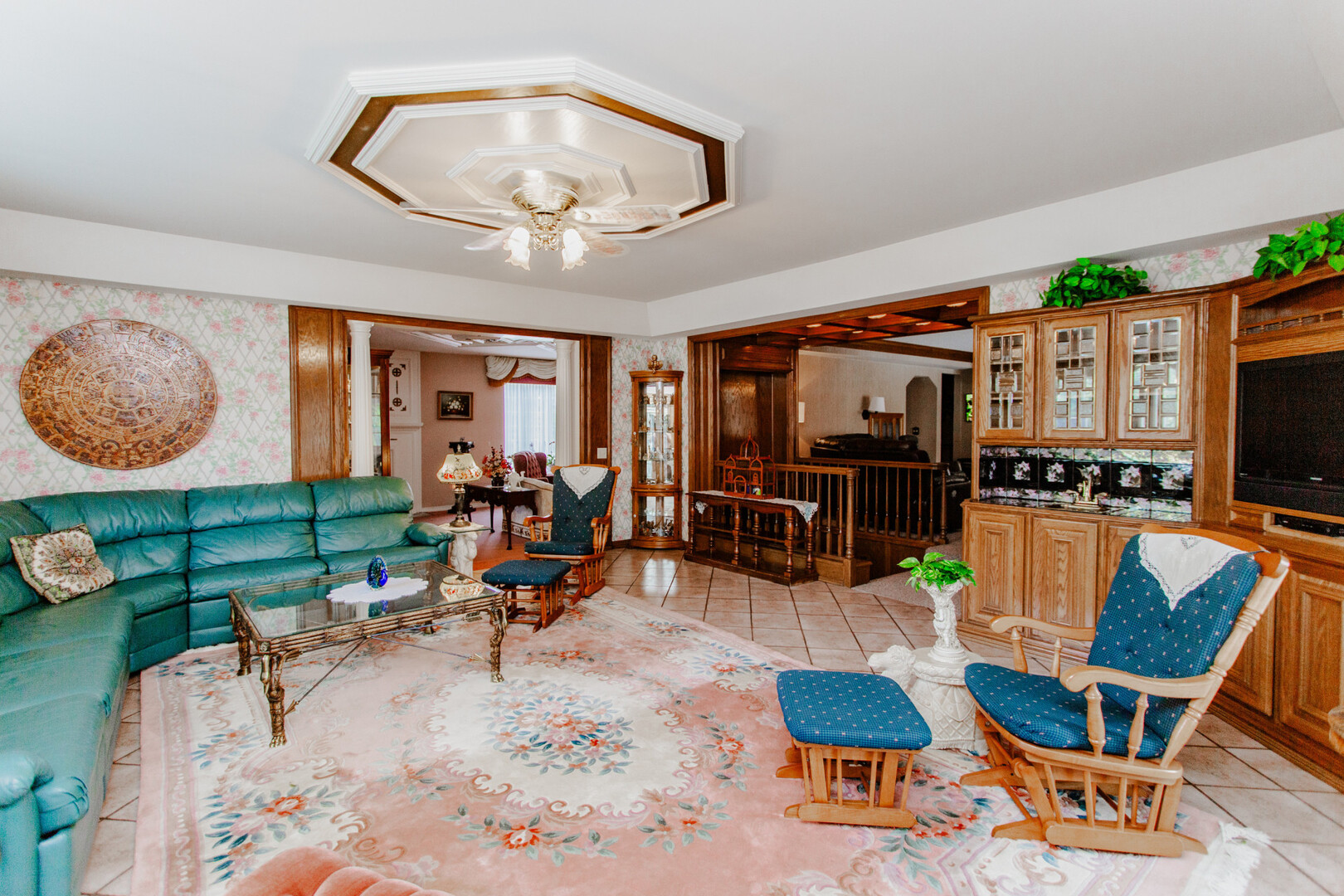 818 Brentwood Drive, Bensenville, IL 60106