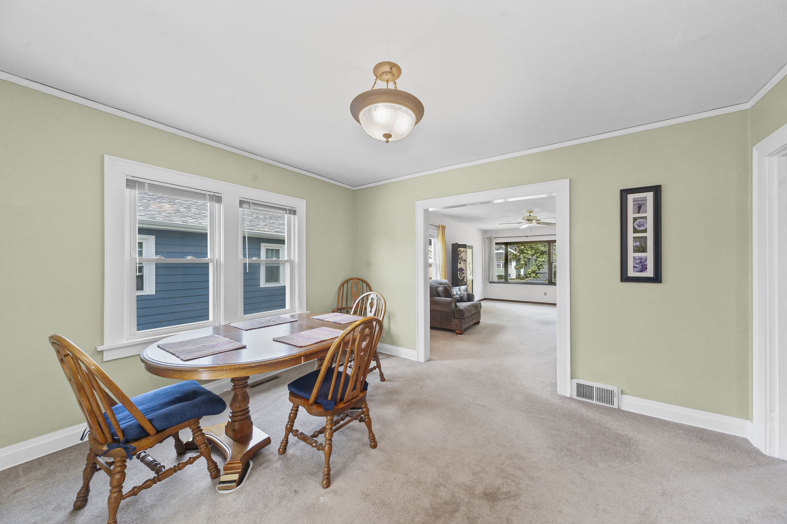 713 W Pacific Avenue, Waukegan, IL 60085
