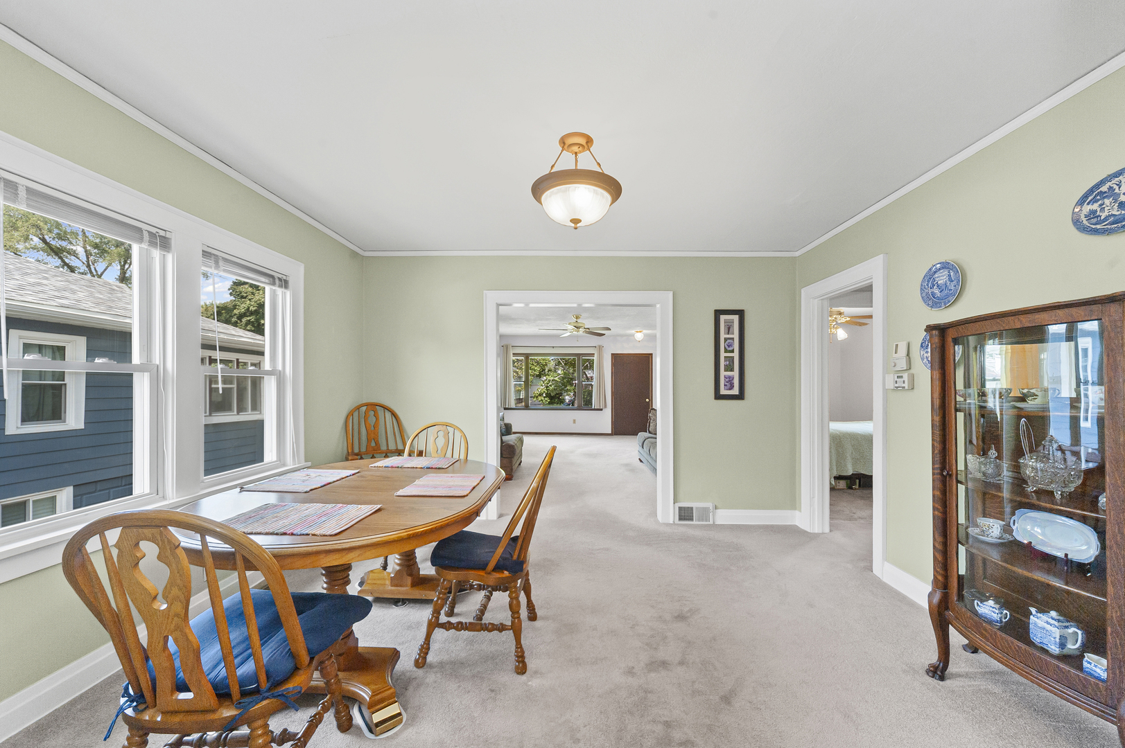 713 W Pacific Avenue, Waukegan, IL 60085