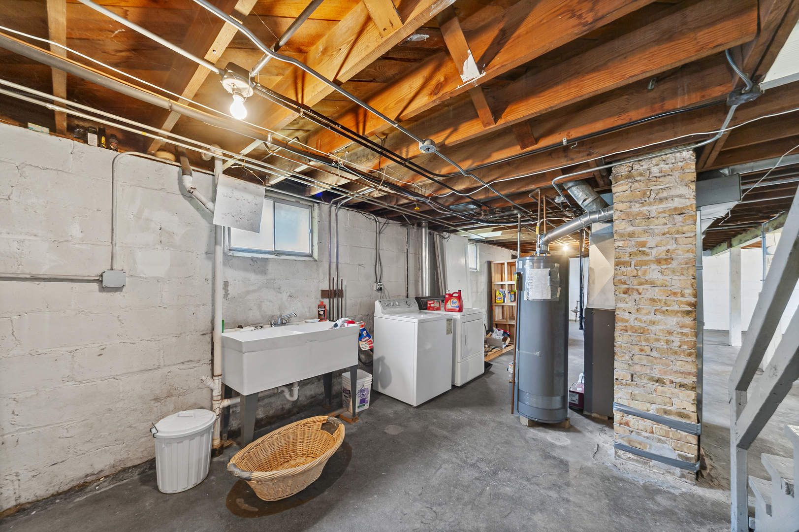 713 W Pacific Avenue, Waukegan, IL 60085