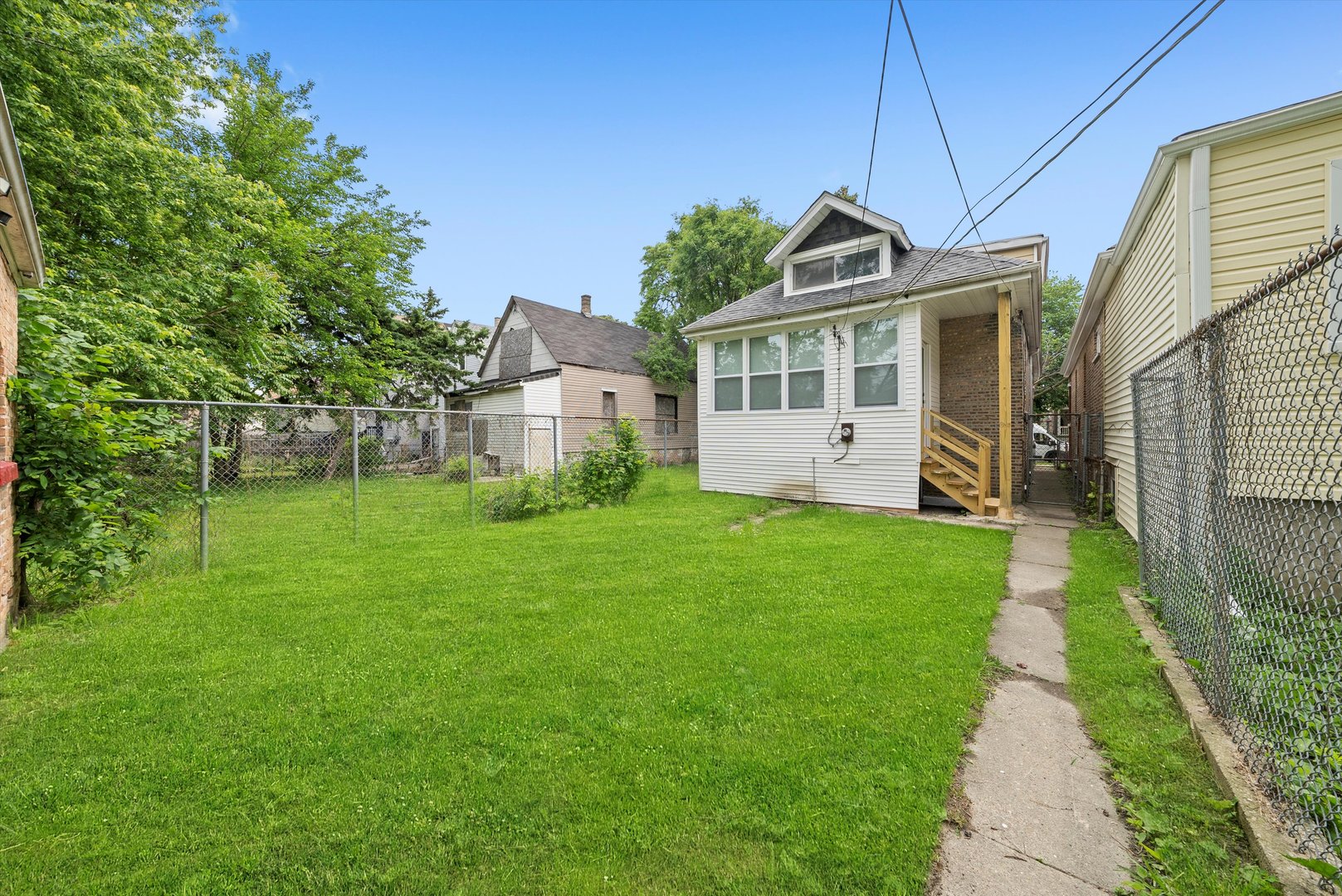 6742 S Honore Street, Chicago, IL 60636