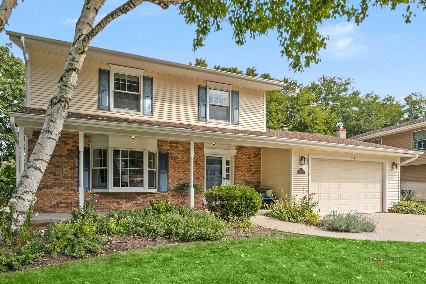 212 Londonderry Court, Mundelein, IL 60060