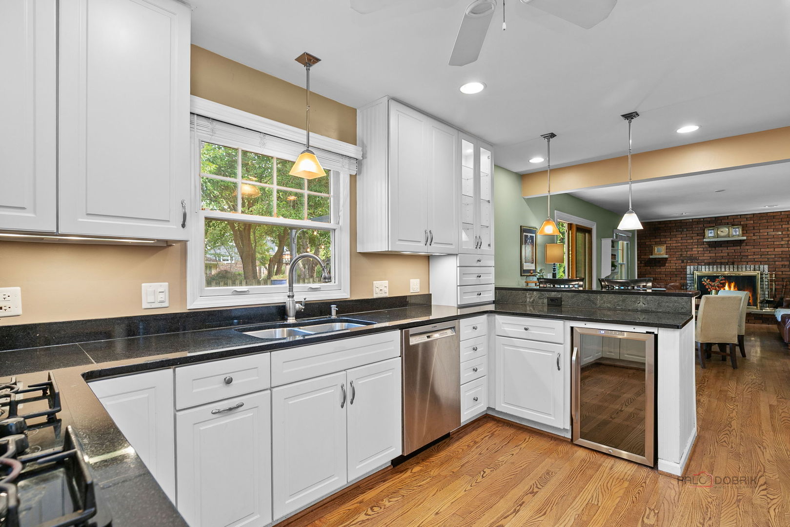212 Londonderry Court, Mundelein, IL 60060
