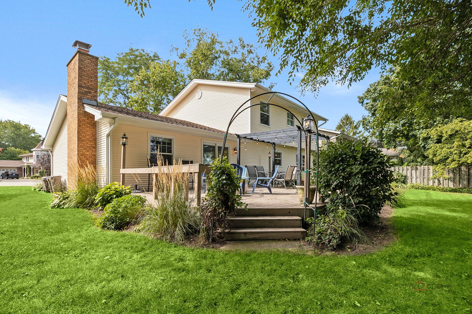 212 Londonderry Court, Mundelein, IL 60060