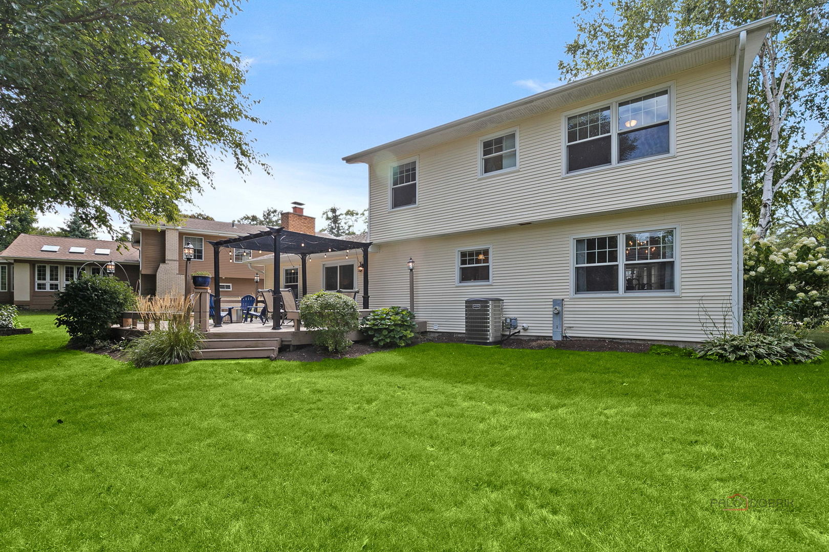 212 Londonderry Court, Mundelein, IL 60060