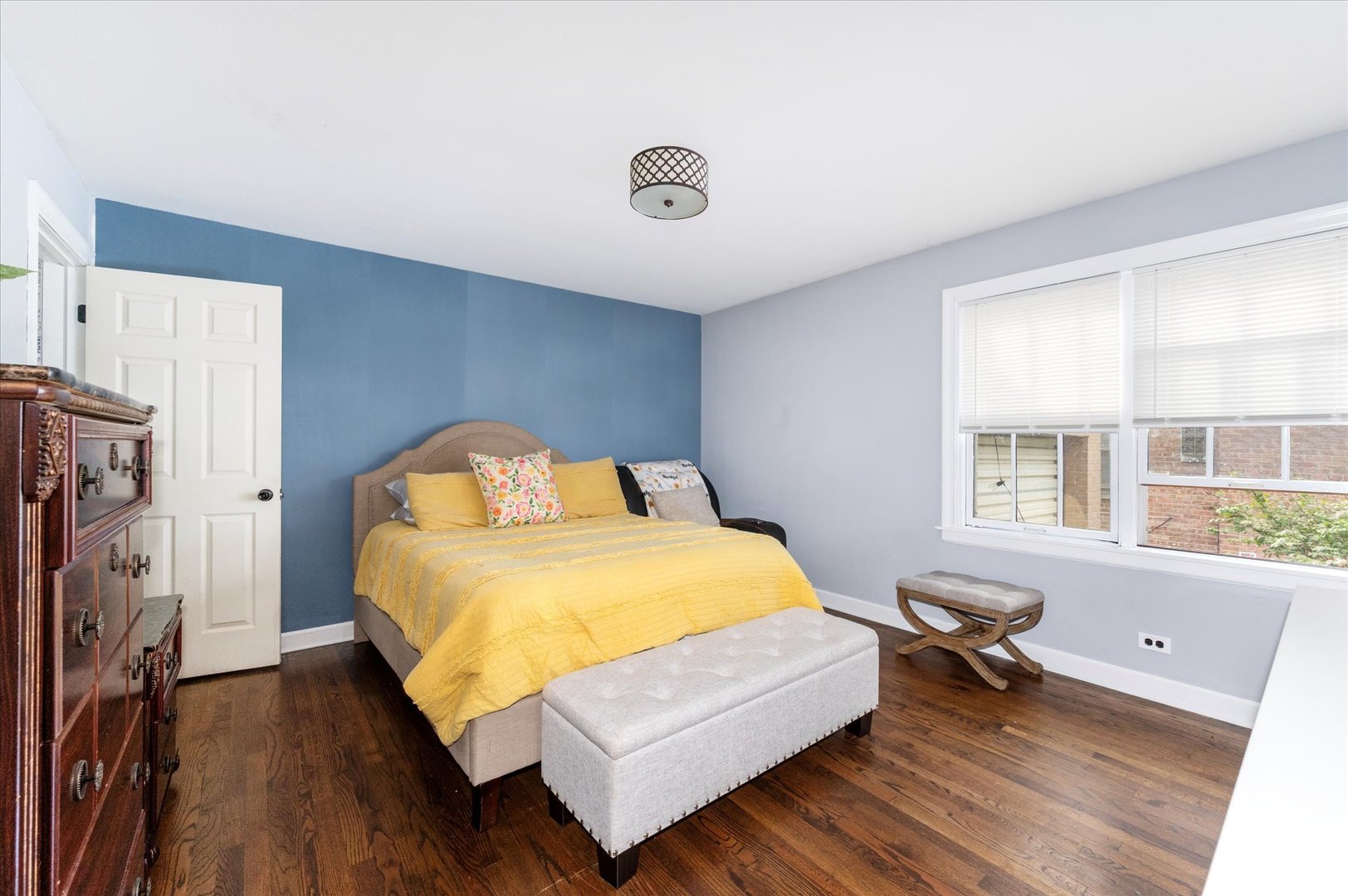 39 N 5th Avenue, Des Plaines, IL 60016