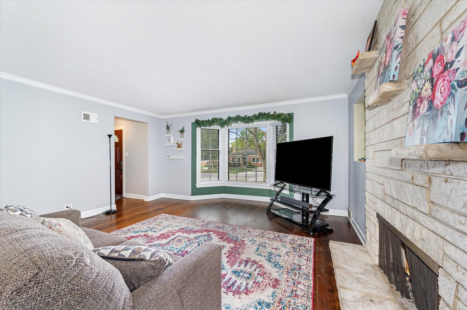 39 N 5th Avenue, Des Plaines, IL 60016