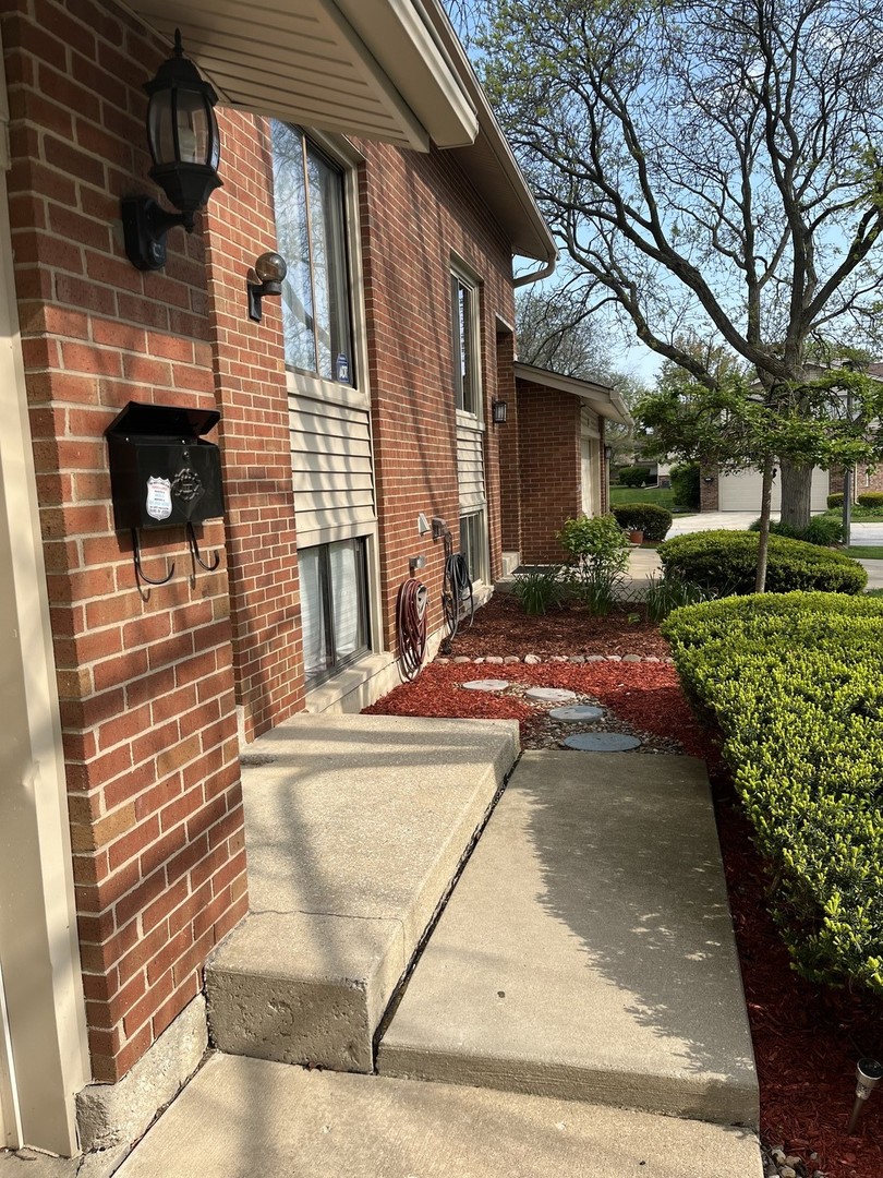 18650 Golfview Drive, Hazel Crest, IL 60429