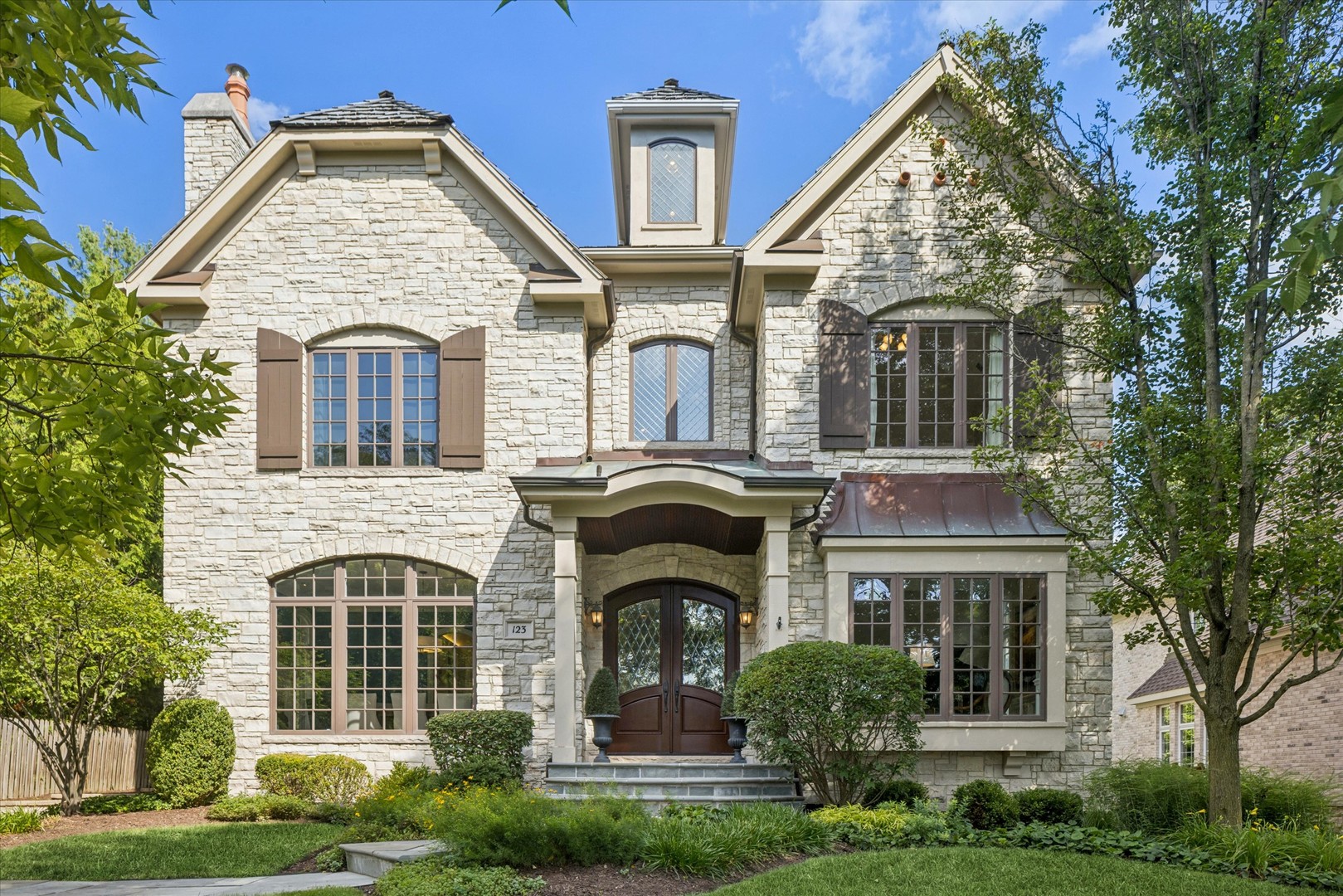 123 N Vine Street, Hinsdale, IL 60521