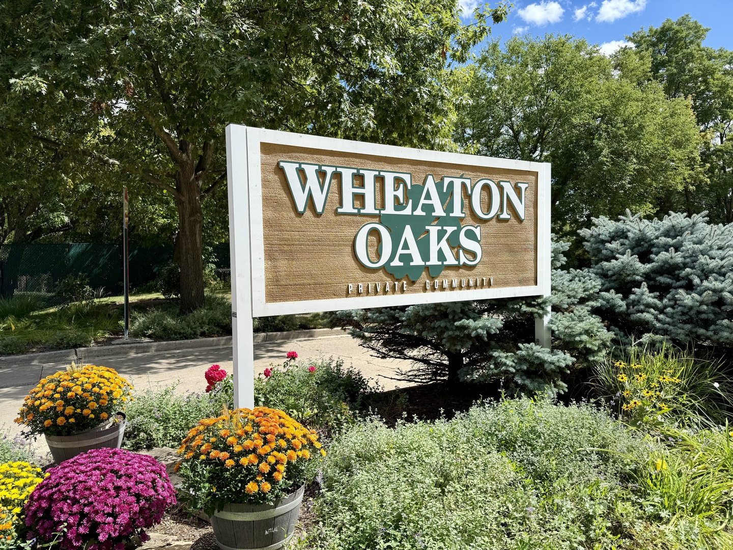 1118 Oakview Drive, Wheaton, IL 60187