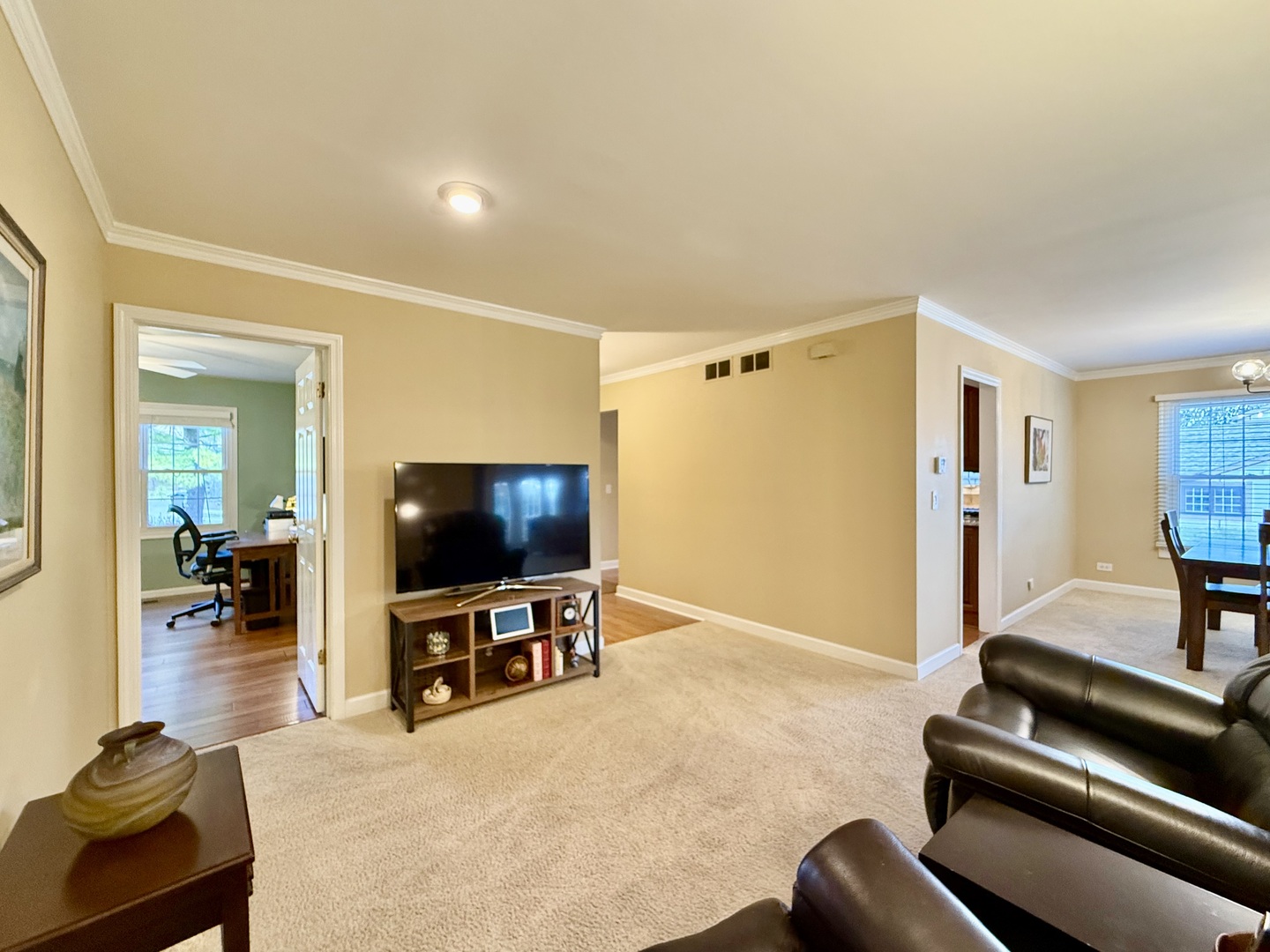 1118 Oakview Drive, Wheaton, IL 60187