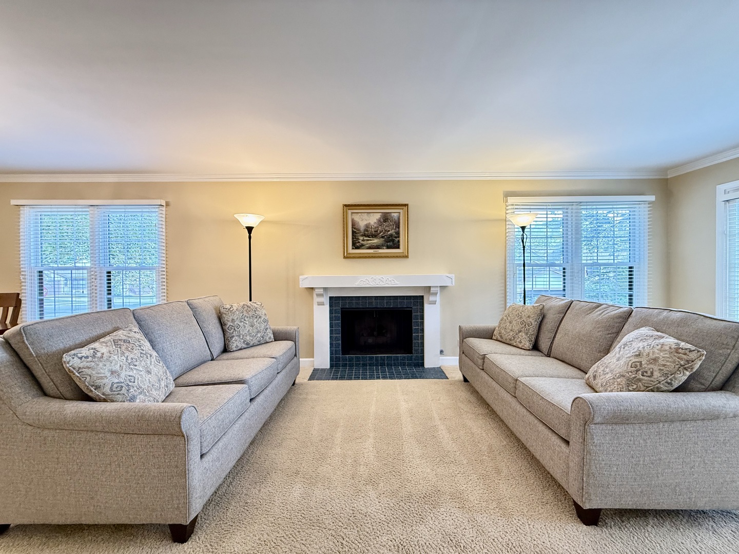 1118 Oakview Drive, Wheaton, IL 60187