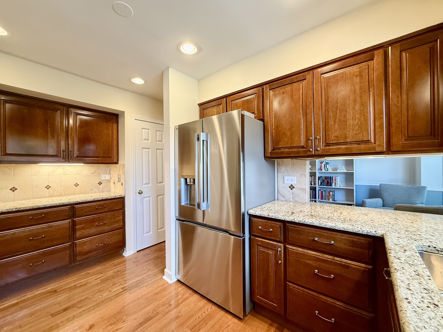 1118 Oakview Drive, Wheaton, IL 60187
