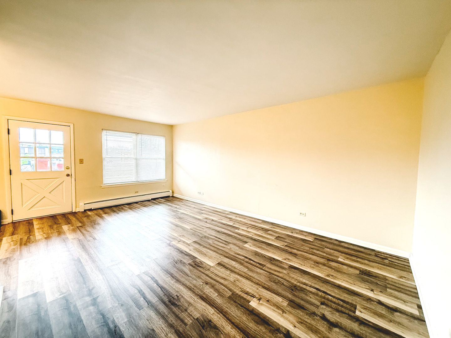 575 Berry Avenue #1F, Grayslake, IL 60030