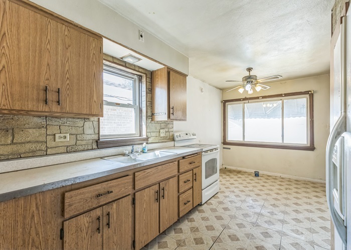 1102 31st Avenue, Bellwood, IL 60104