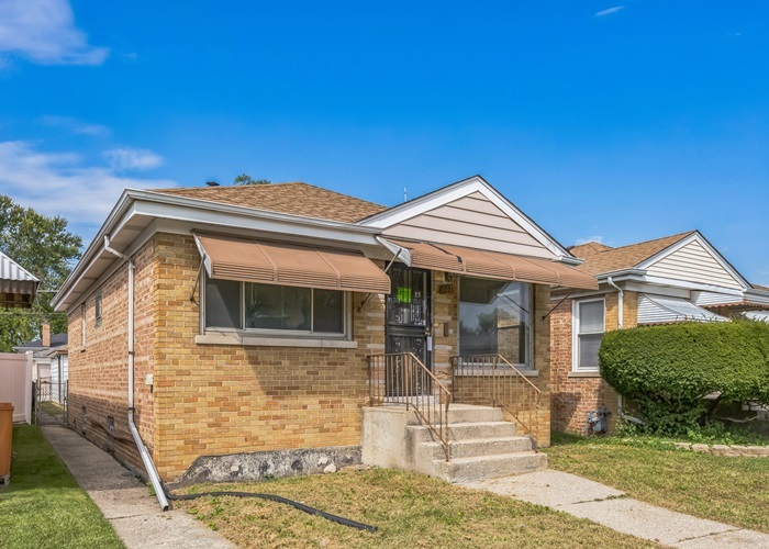1102 31st Avenue, Bellwood, IL 60104