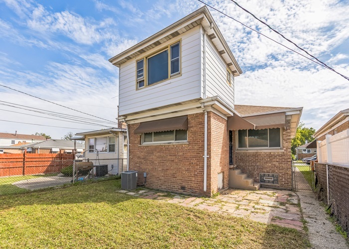 1102 31st Avenue, Bellwood, IL 60104