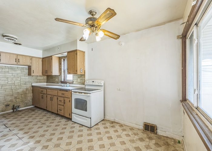 1102 31st Avenue, Bellwood, IL 60104