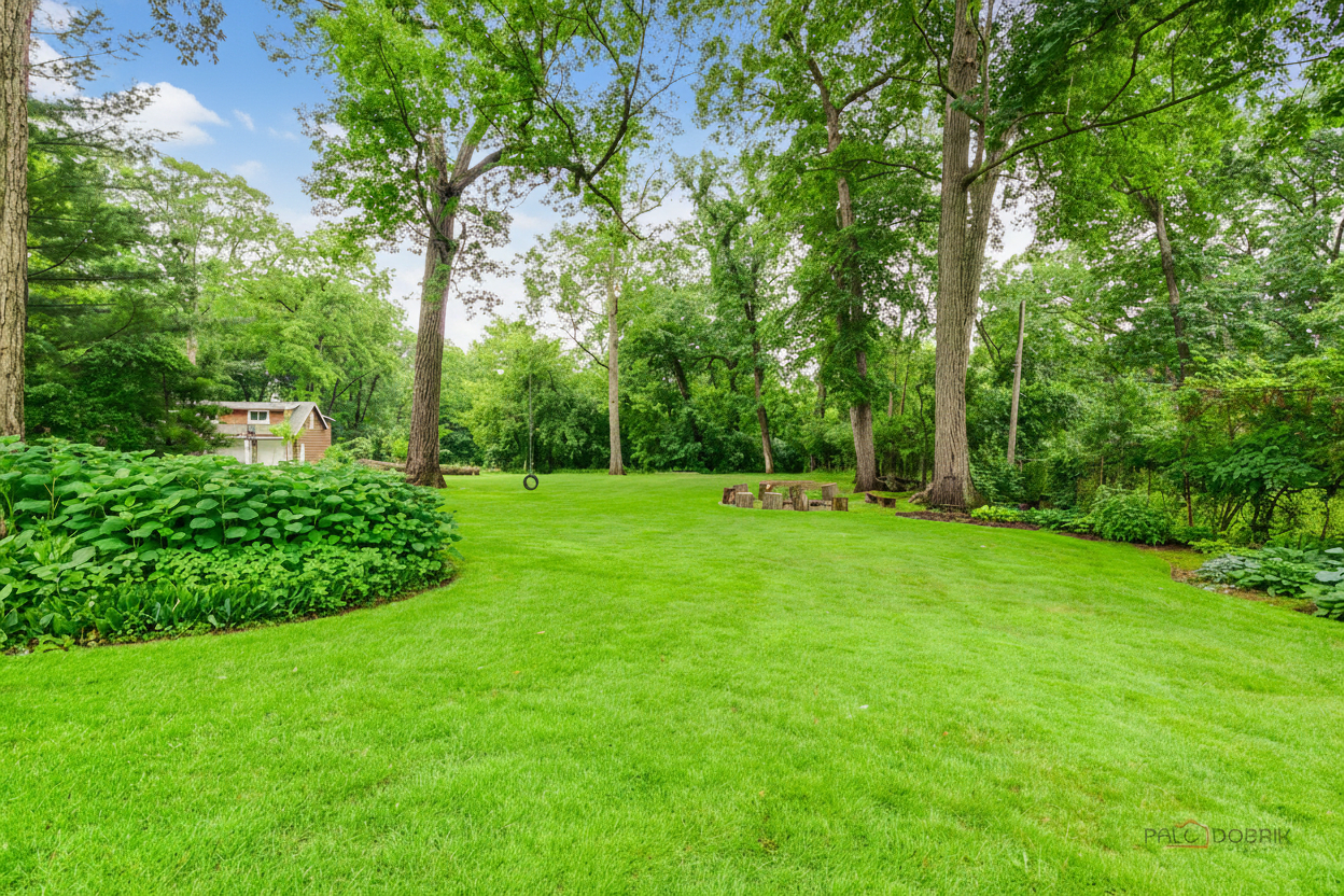 15393 W Oak Spring Road, Libertyville, IL 60048