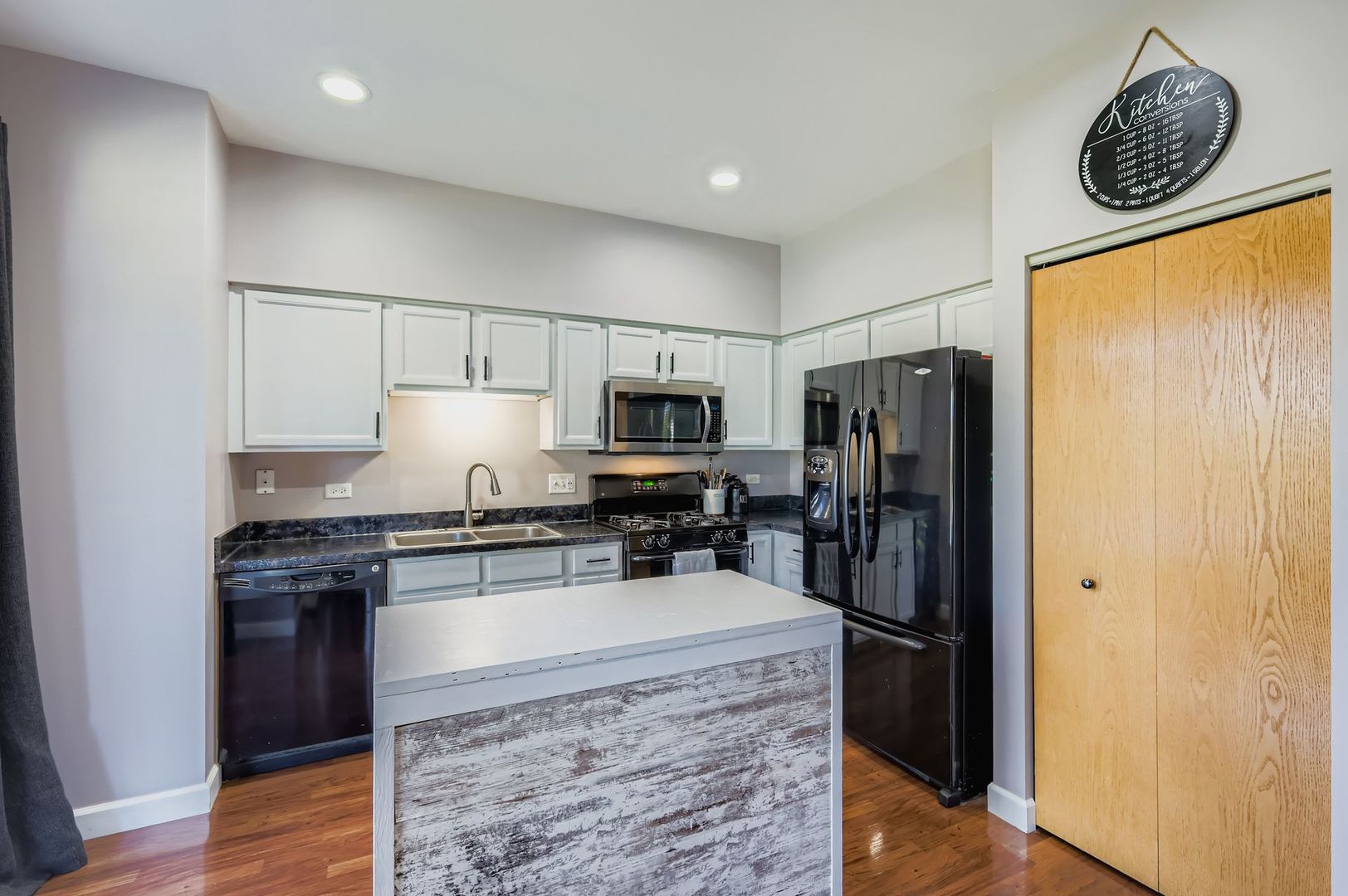331 Gregory Lane #331, Plano, IL 60545