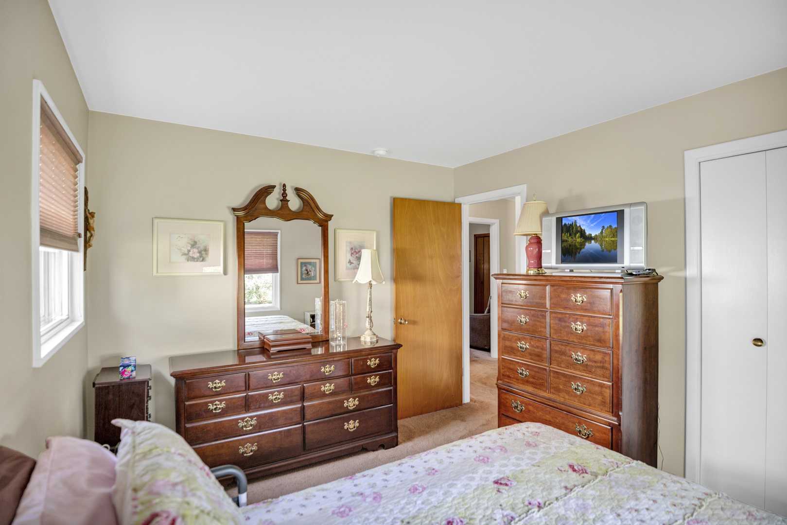 236 Clearmont Drive, Elk Grove Village, IL 60007