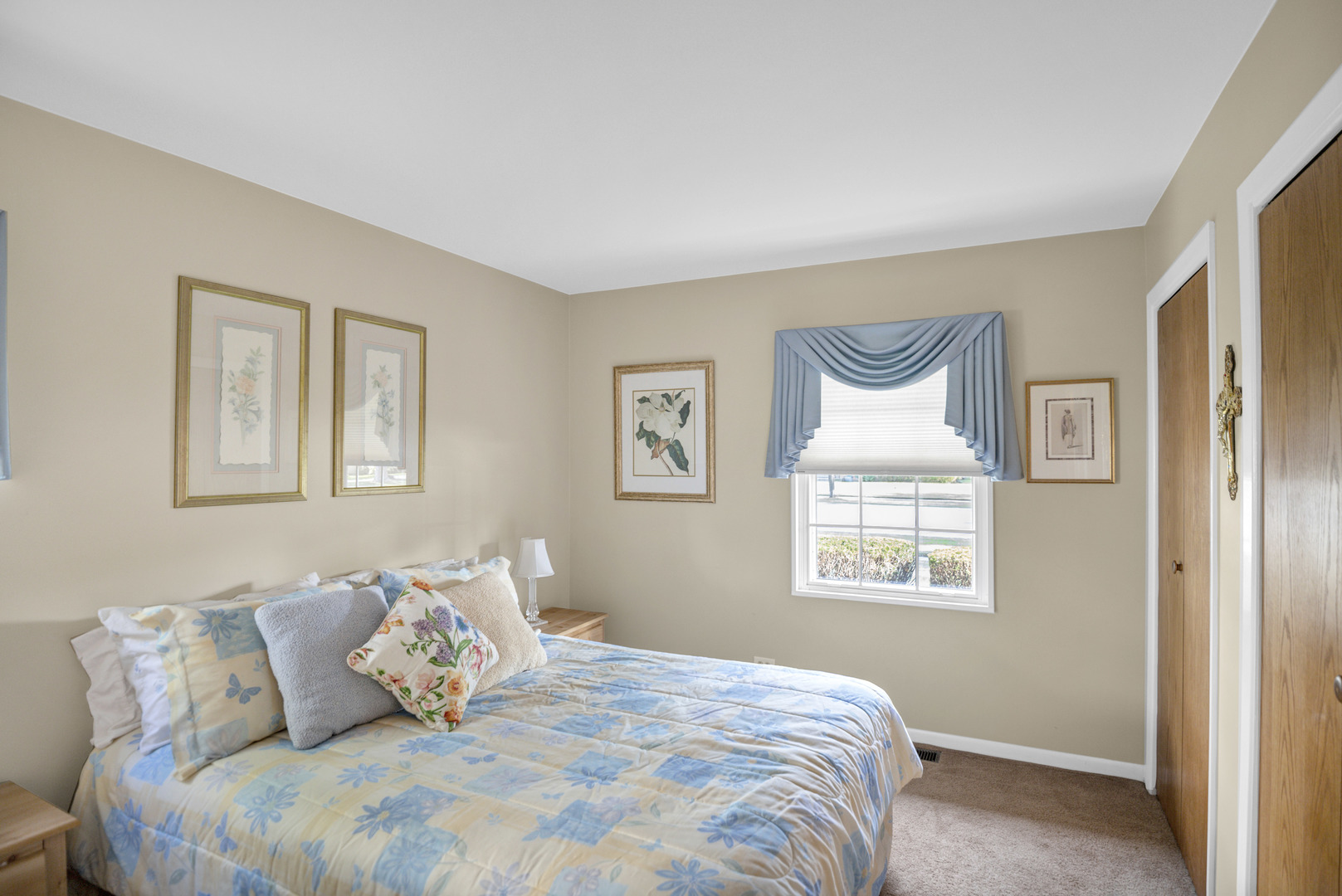 236 Clearmont Drive, Elk Grove Village, IL 60007