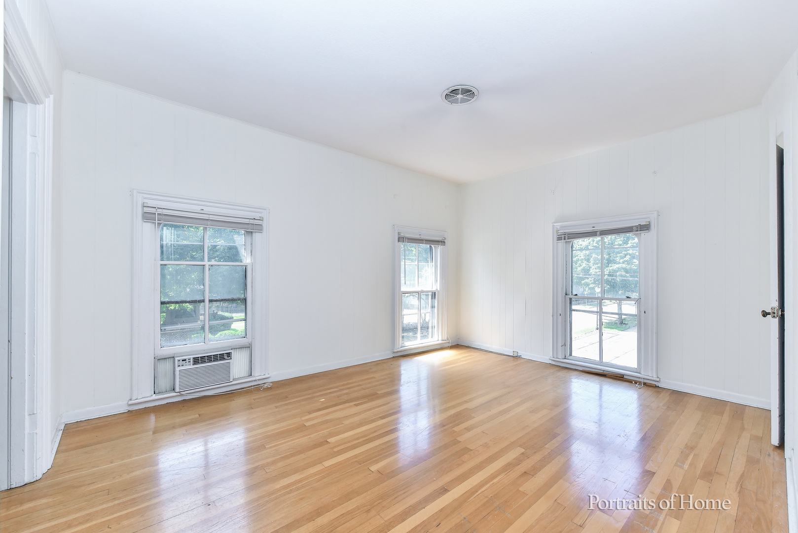 205 N Wright Street, Naperville, IL 60540