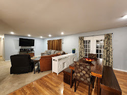 215 Ridgewood Drive, Woodstock, IL 60098