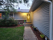 215 Ridgewood Drive, Woodstock, IL 60098