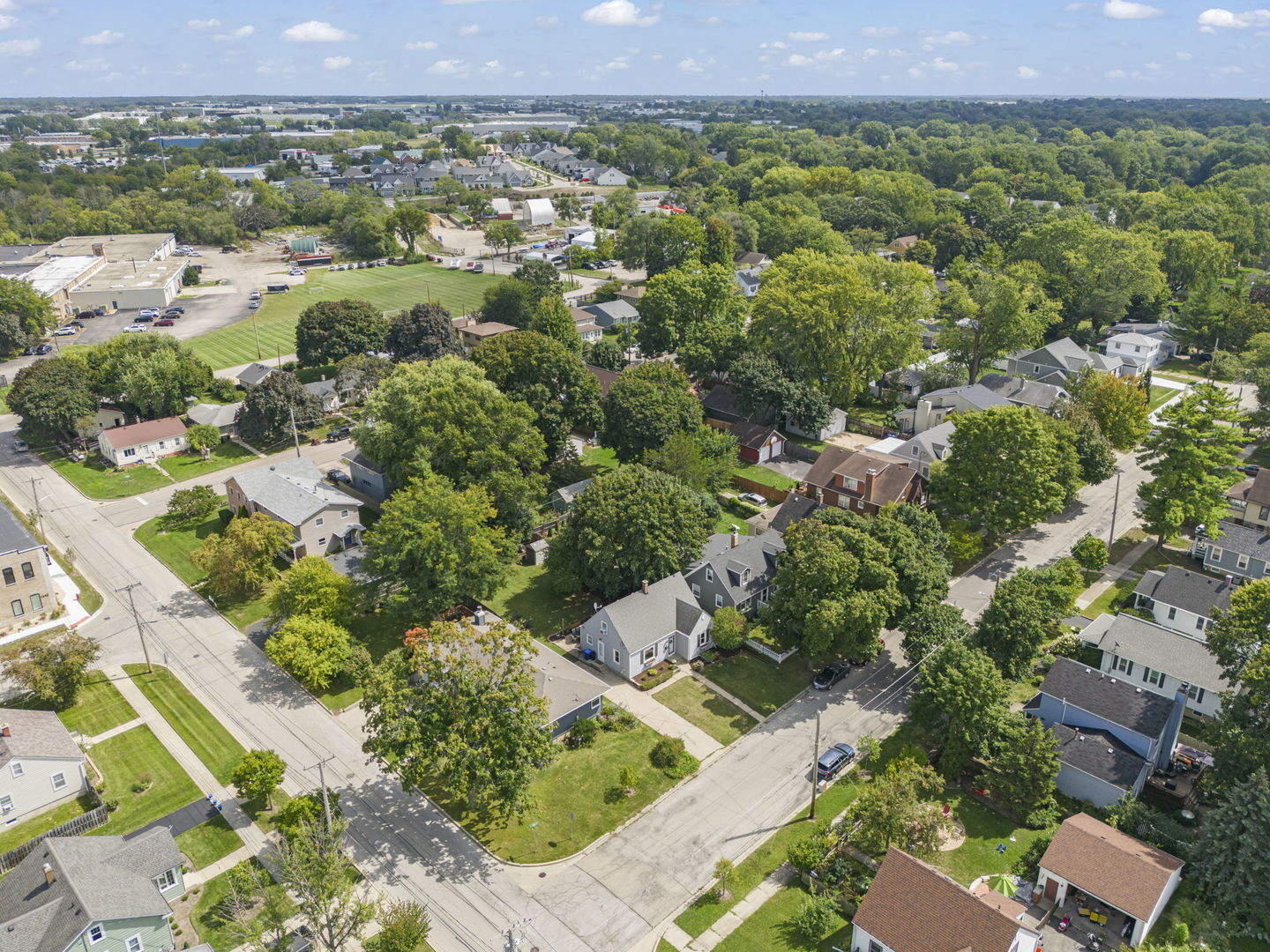 308 S 12th Avenue, St. Charles, IL 60174