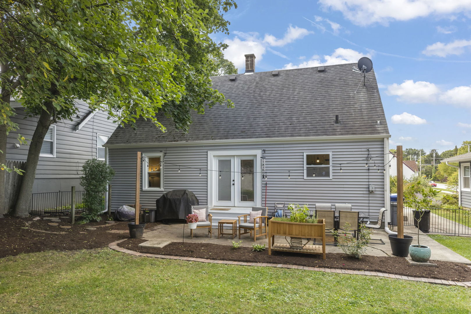 308 S 12th Avenue, St. Charles, IL 60174