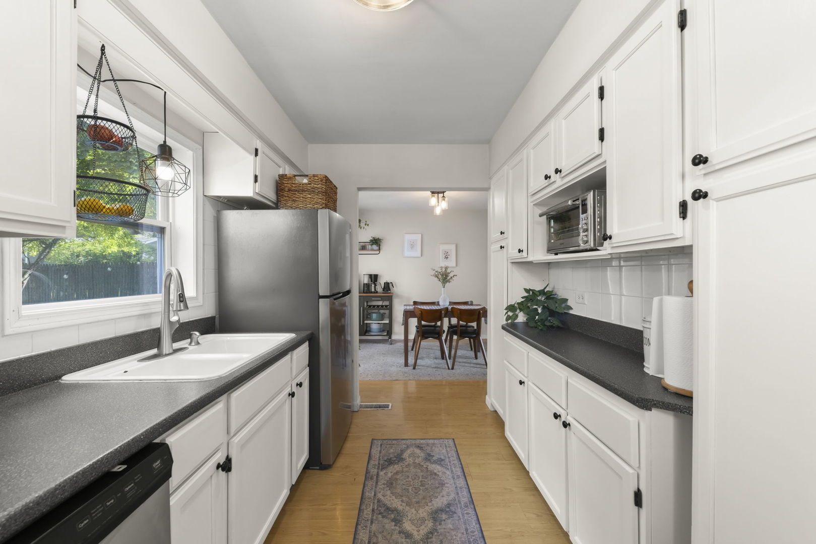 308 S 12th Avenue, St. Charles, IL 60174