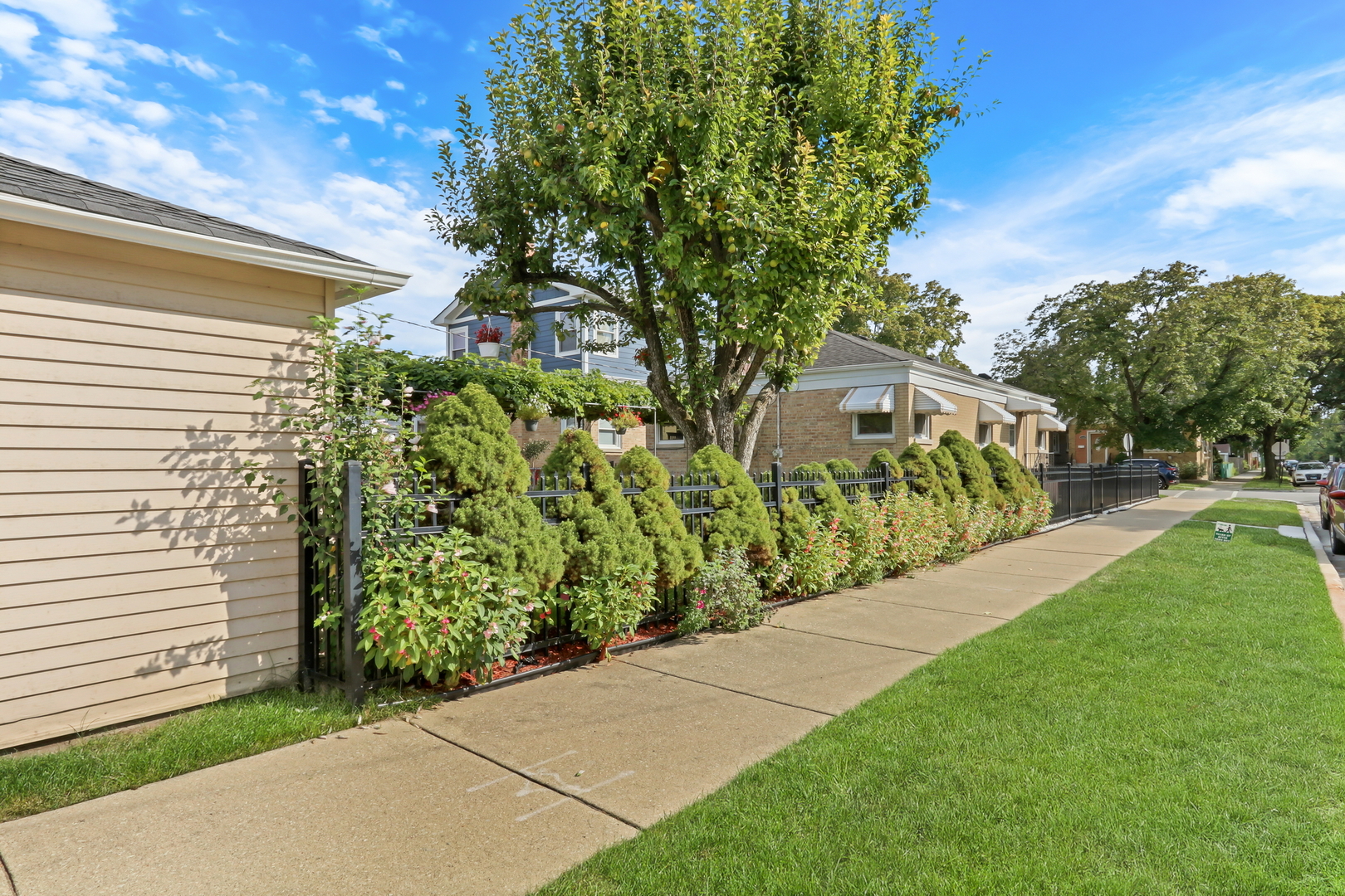 4858 W Strong Street, Chicago, IL 60630