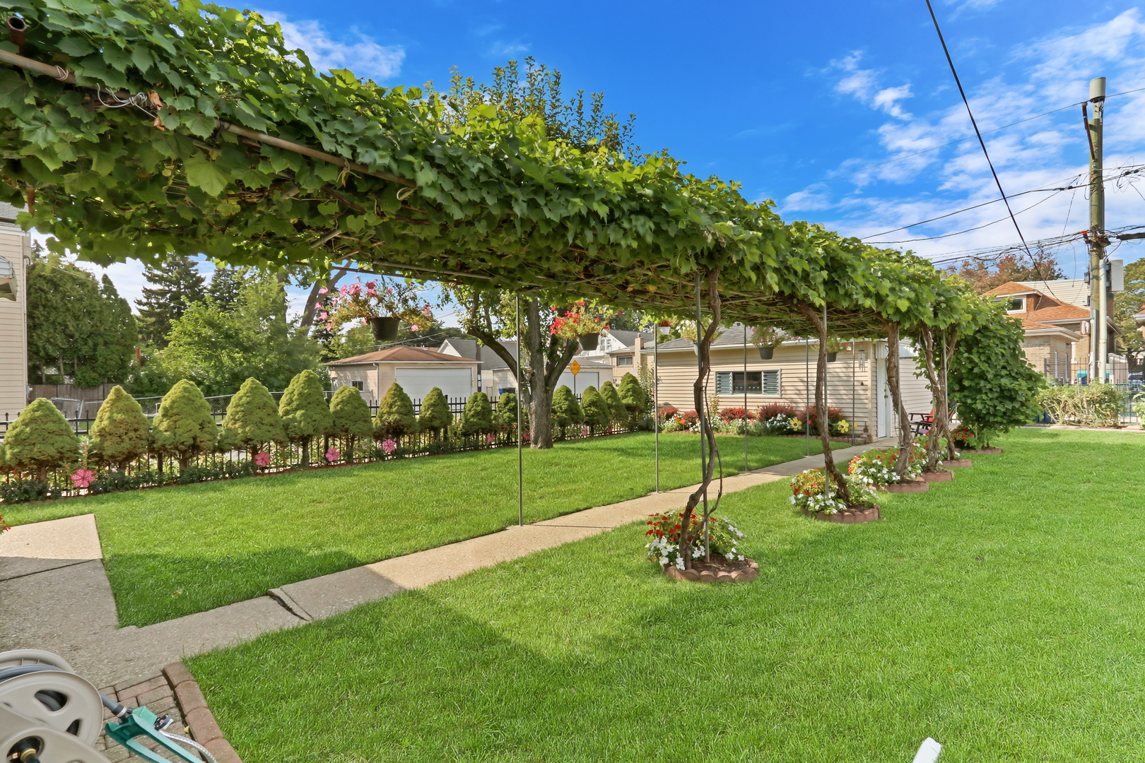 4858 W Strong Street, Chicago, IL 60630