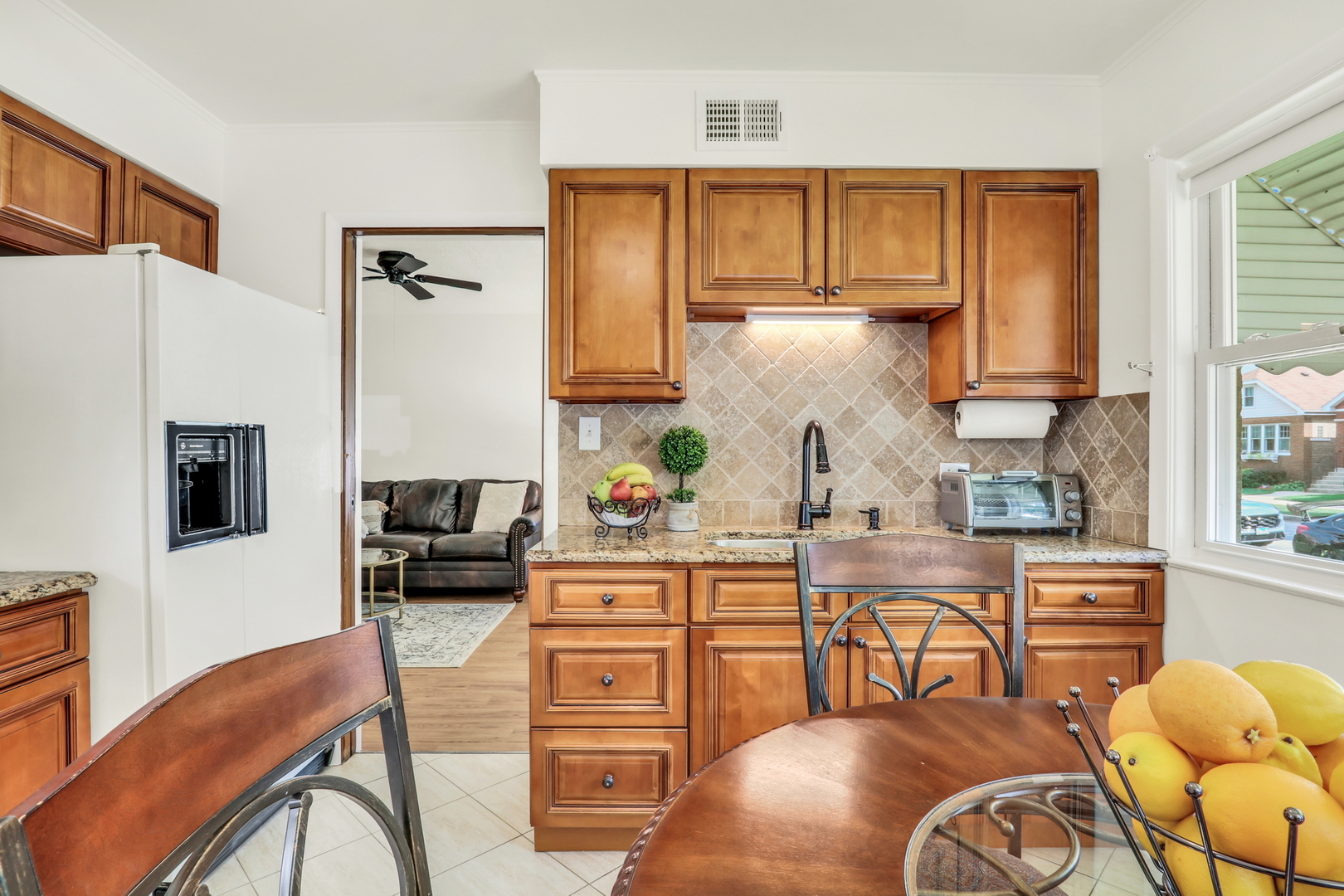 4858 W Strong Street, Chicago, IL 60630