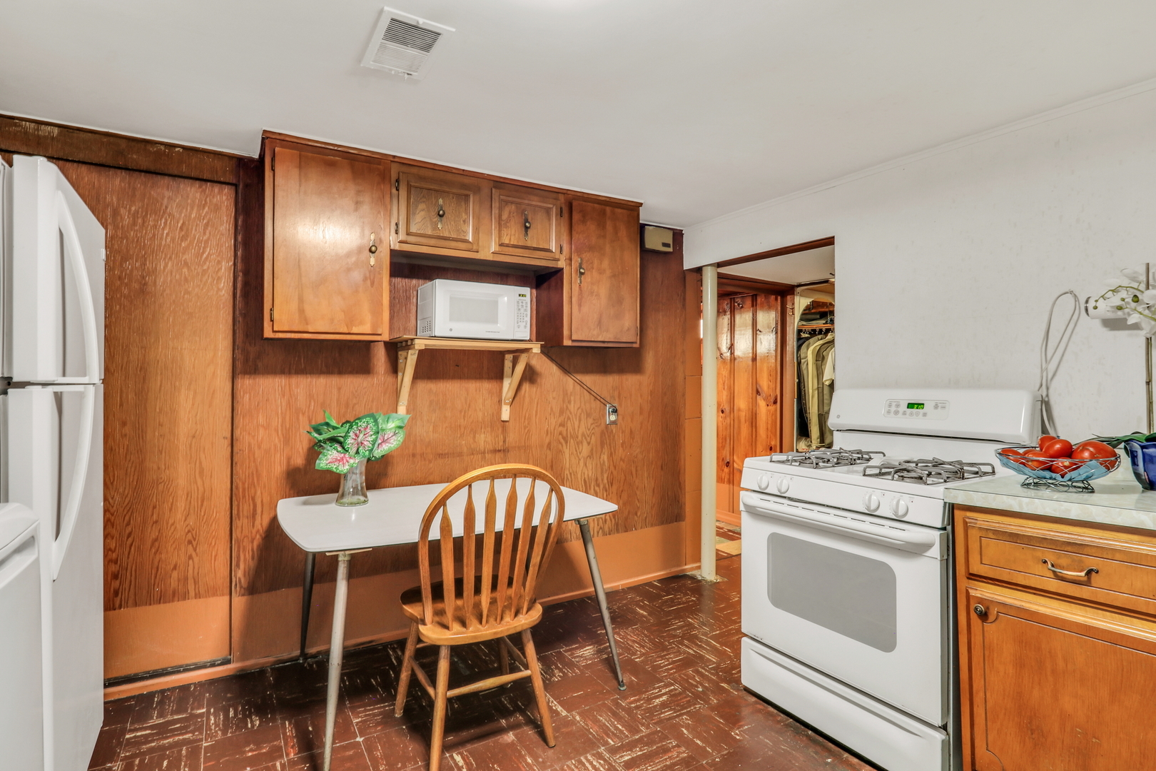 4858 W Strong Street, Chicago, IL 60630