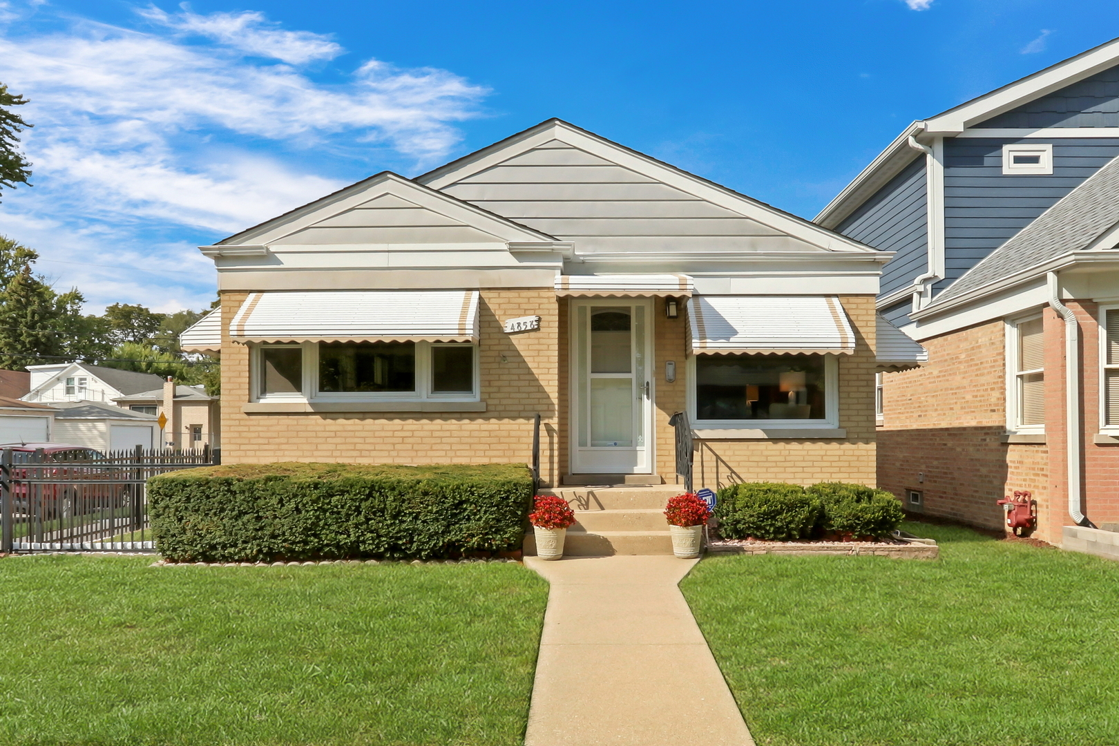 4858 W Strong Street, Chicago, IL 60630