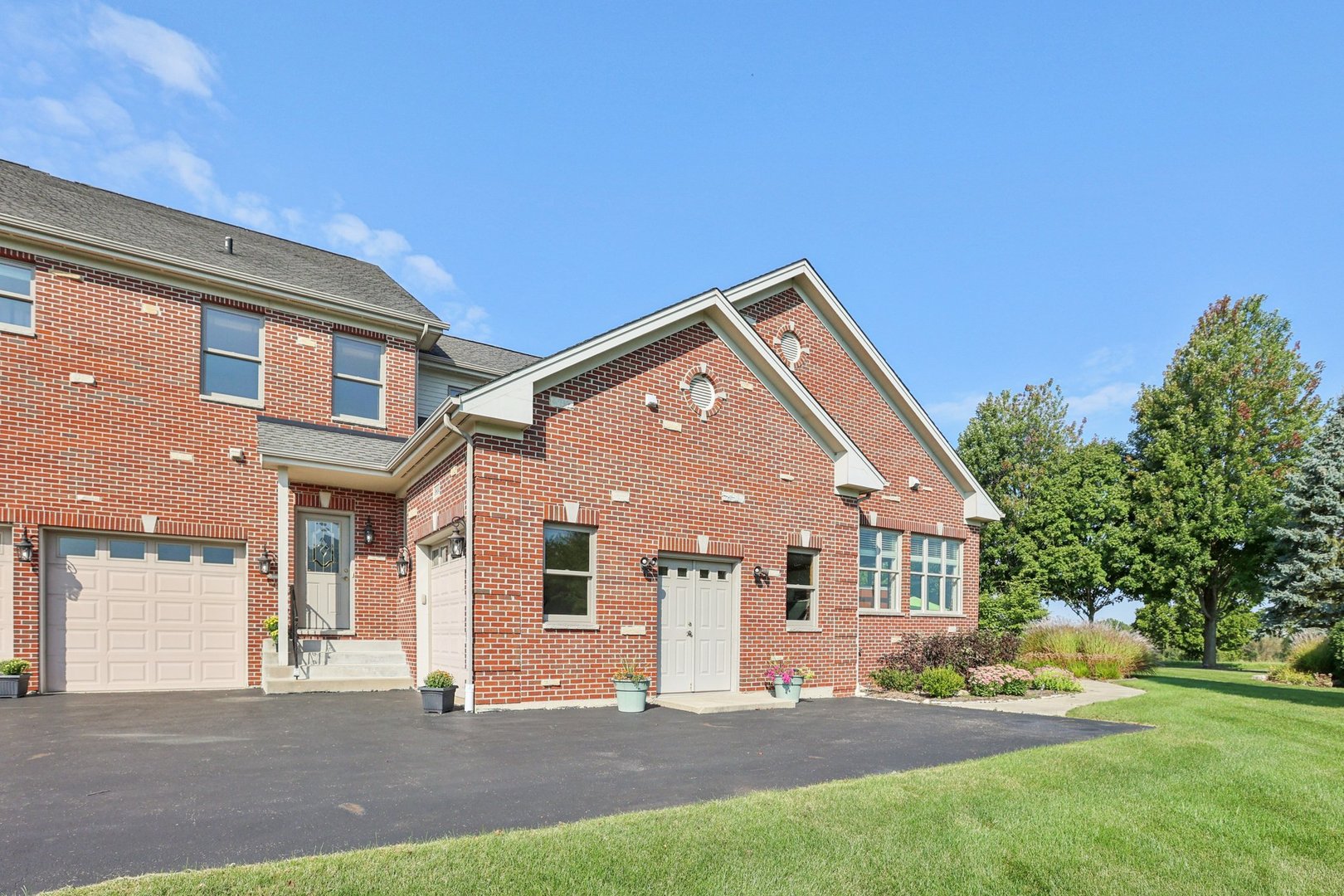 9804 Palmer Drive, Lakewood, IL 60014