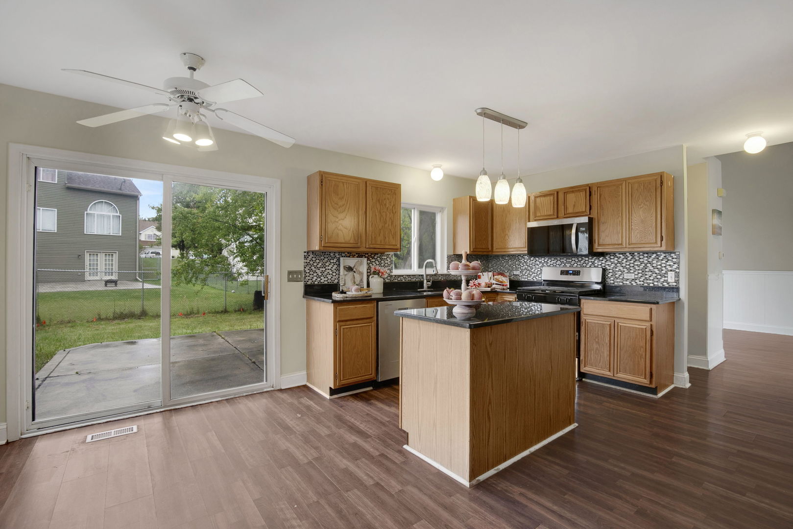 51 W Rustic Lane, Round Lake Beach, IL 60073