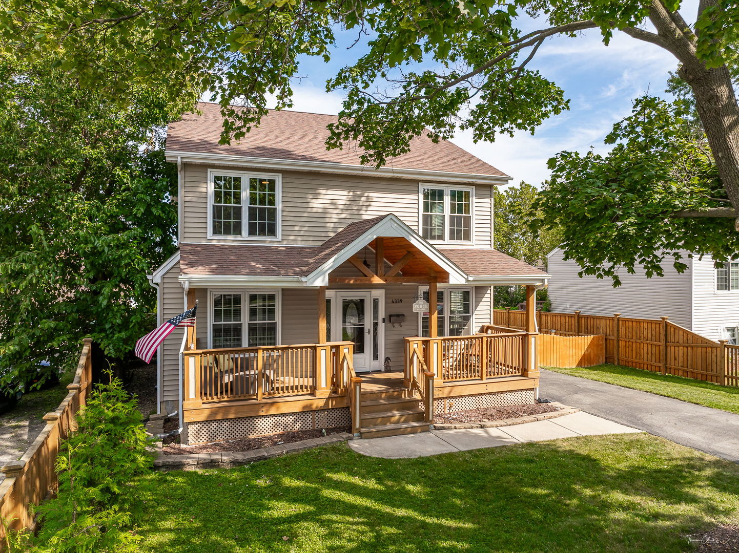 4339 Linscott Avenue, Downers Grove, IL 60515