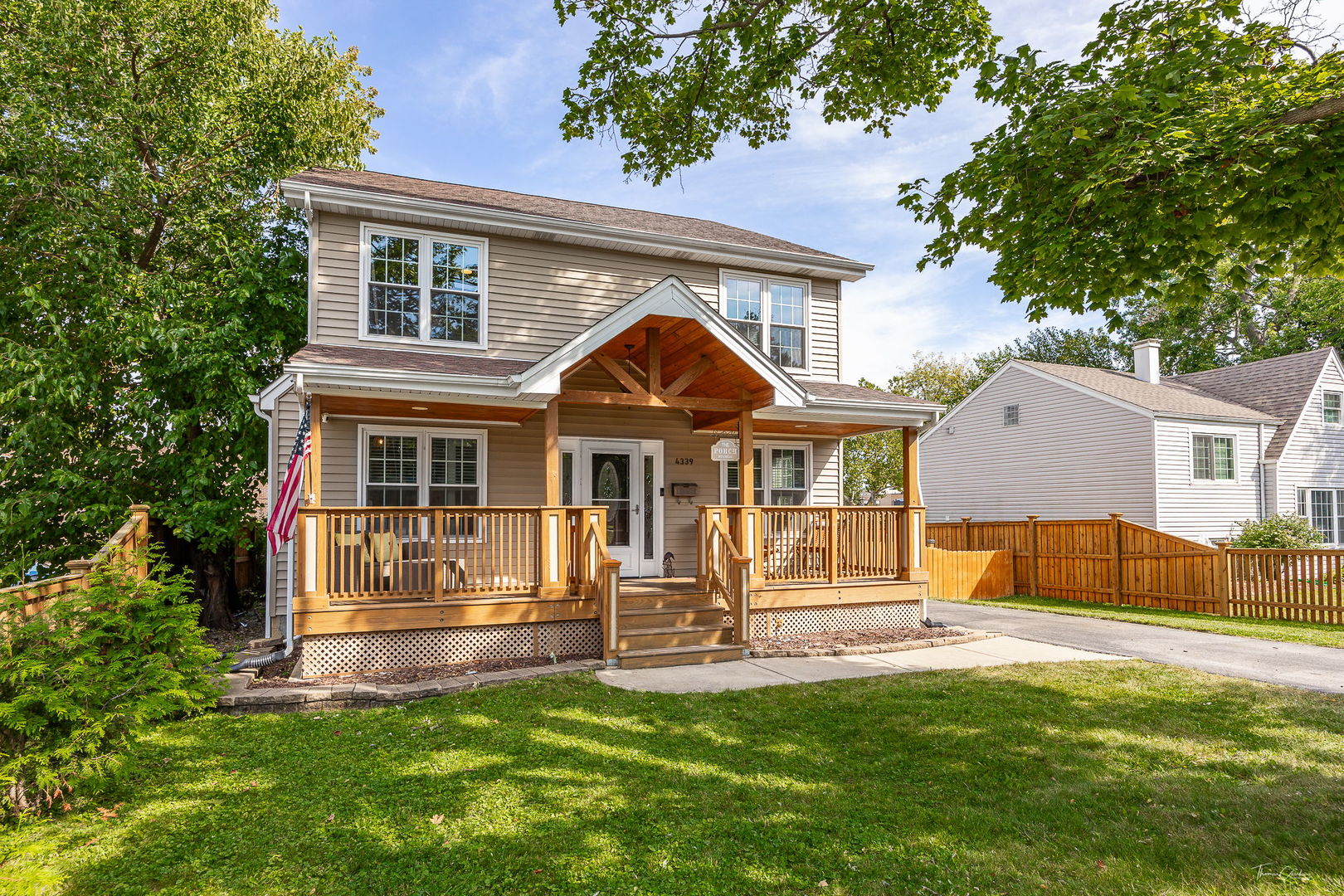 4339 Linscott Avenue, Downers Grove, IL 60515