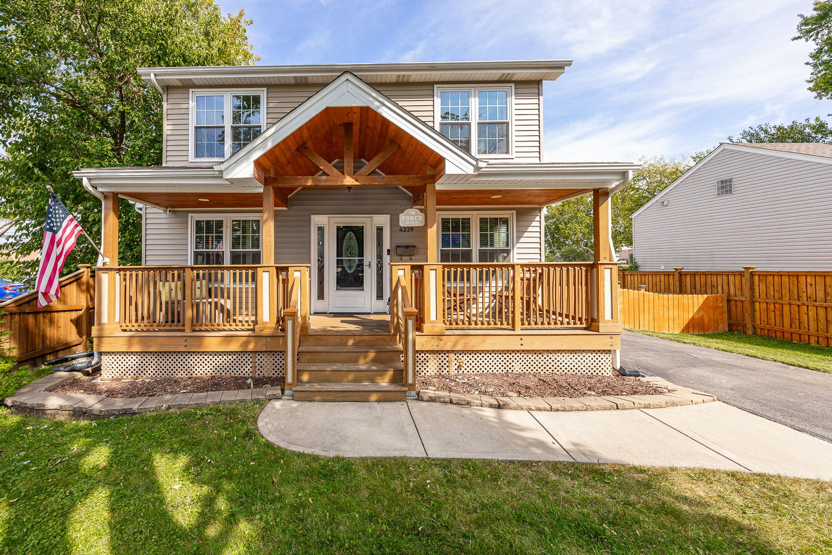 4339 Linscott Avenue, Downers Grove, IL 60515